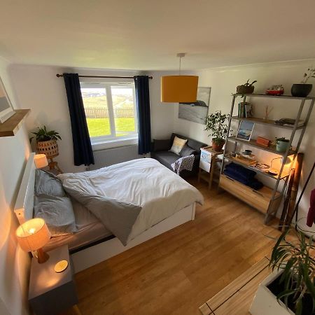 Sea Views On Fistral. Lovely Private Bedroom 新码头 外观 照片