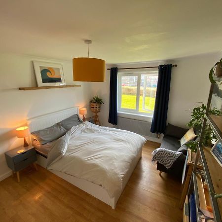 Sea Views On Fistral. Lovely Private Bedroom 新码头 外观 照片