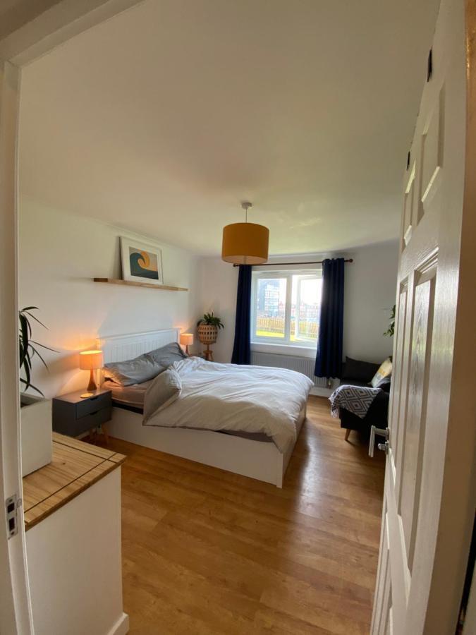 Sea Views On Fistral. Lovely Private Bedroom 新码头 外观 照片