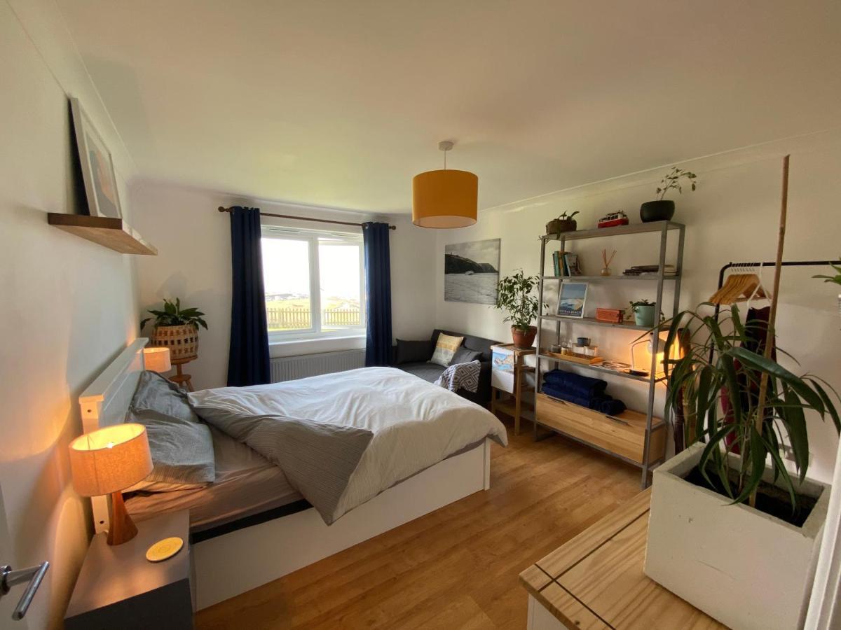 Sea Views On Fistral. Lovely Private Bedroom 新码头 外观 照片